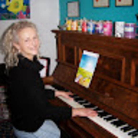 Meet your Posher, Cathy - Picture 1 of 1